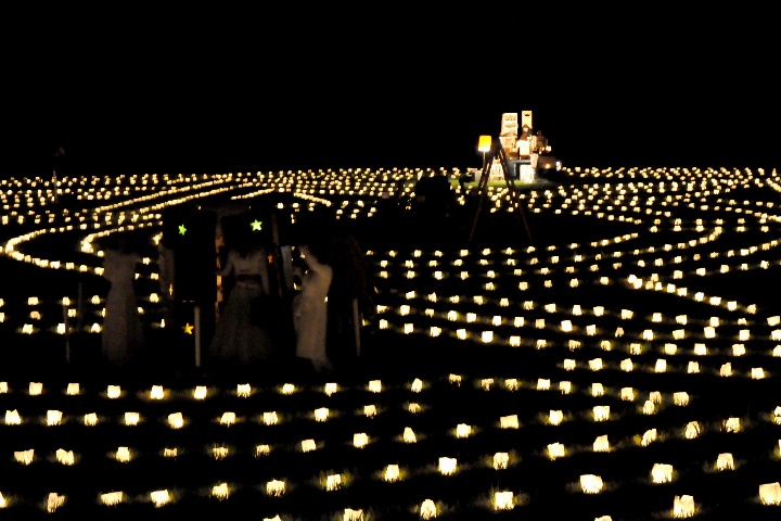 Große Reise – Stationen­theater mit Lichter­labyrinth